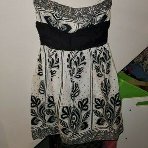 Y Apparel Black and White Tube Dress